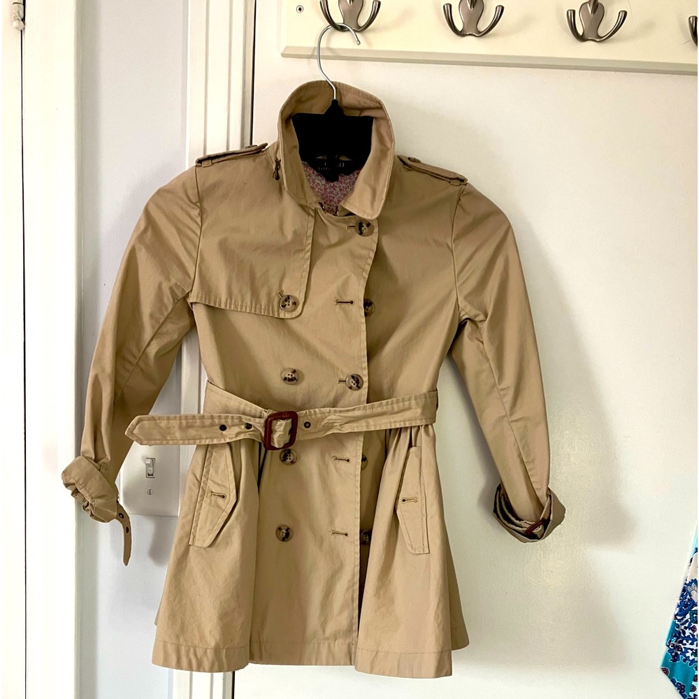 Ralph Lauren girls size six trench. Belted and cute back.